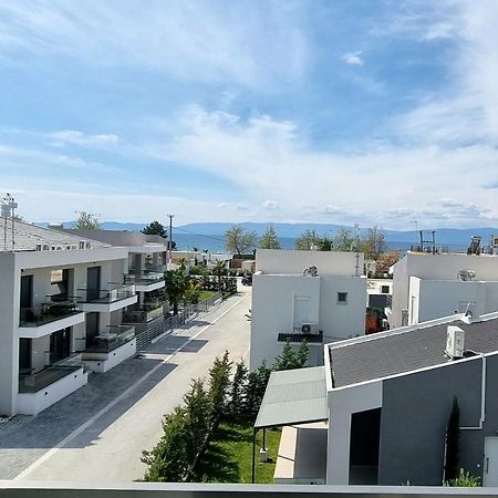 Luxsuites Ofrínion Esterno foto