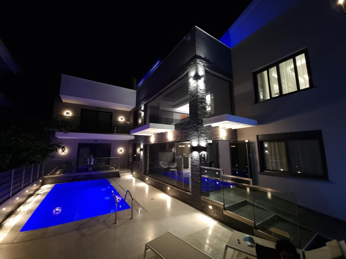 Luxsuites Ofrínion Esterno foto