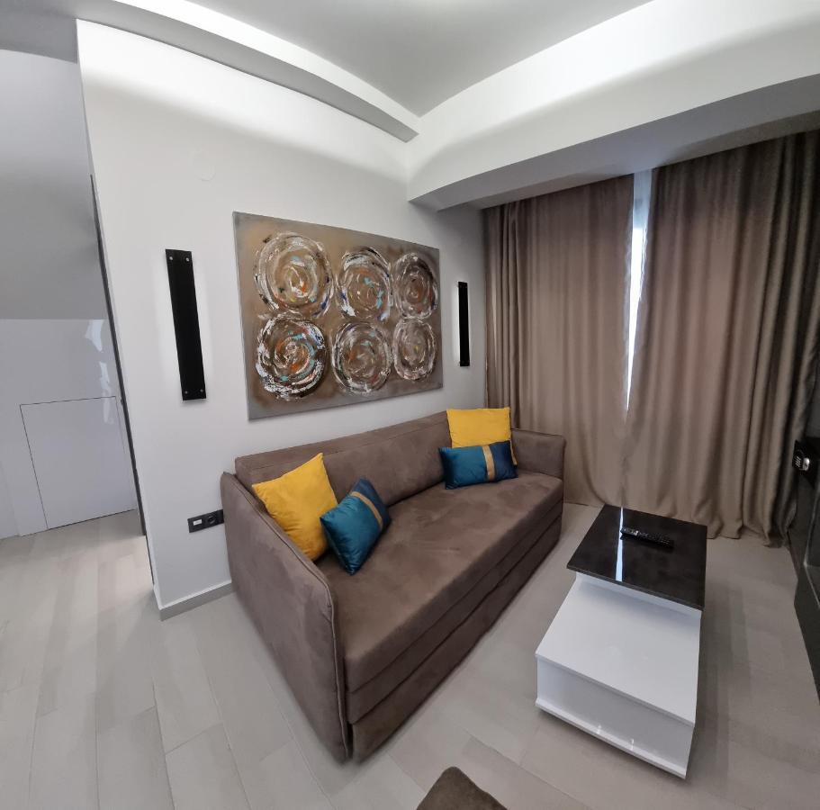 Luxsuites Ofrínion Esterno foto