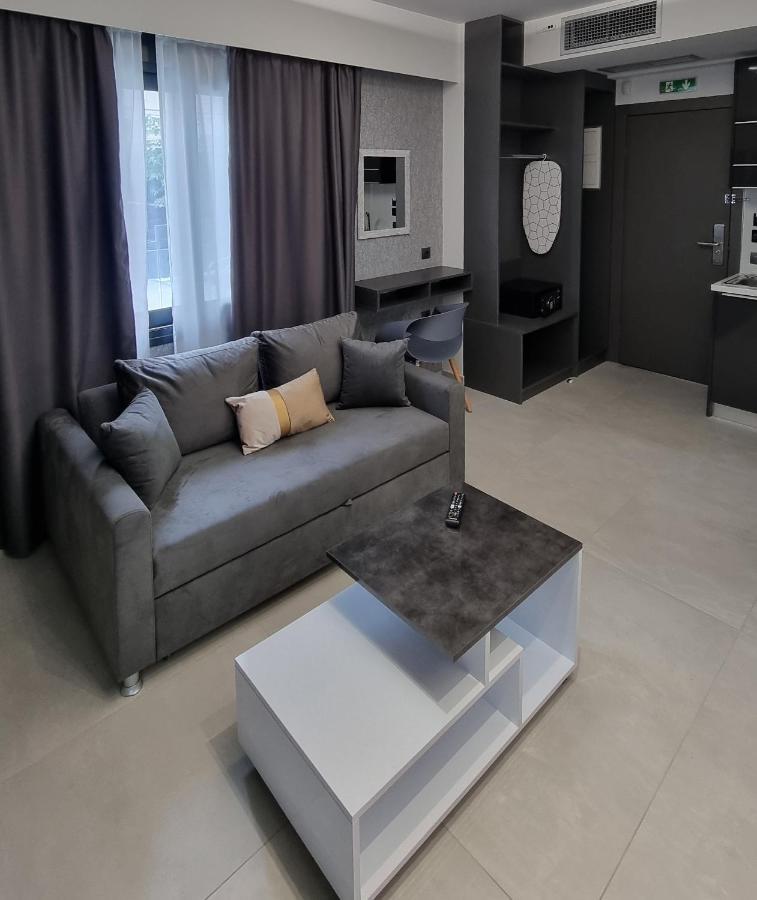 Luxsuites Ofrínion Esterno foto