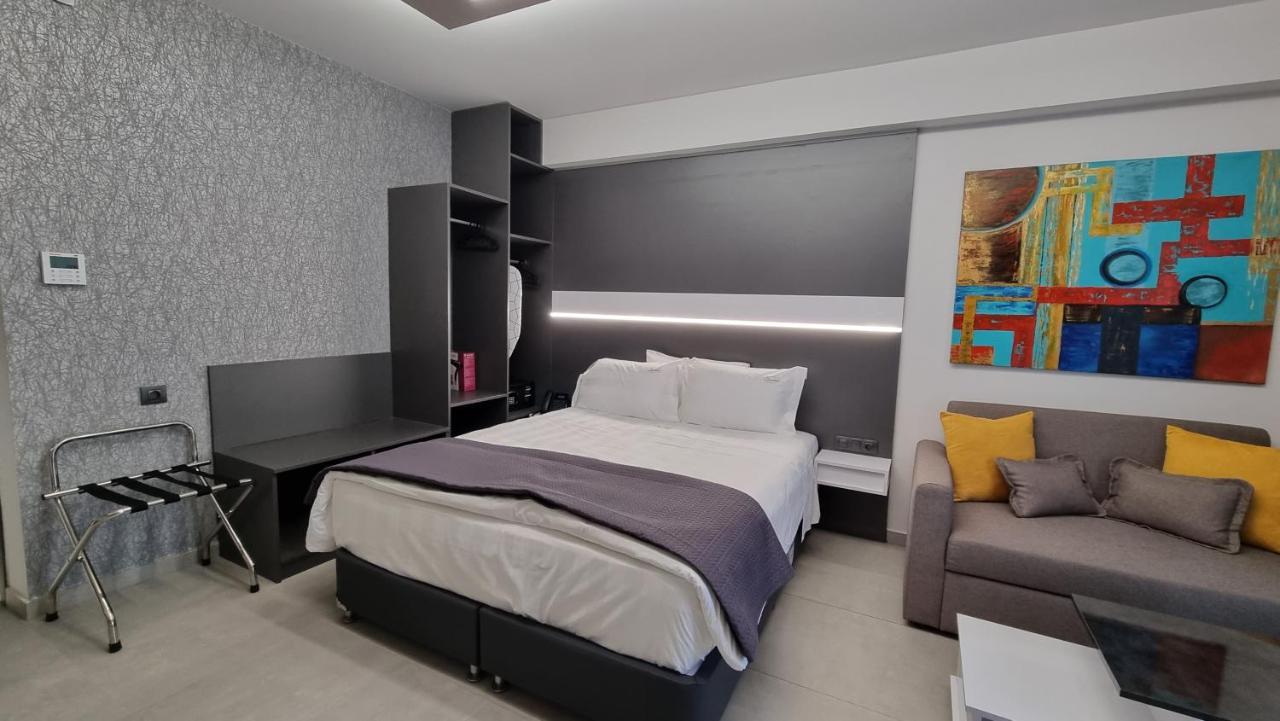 Luxsuites Ofrínion Esterno foto