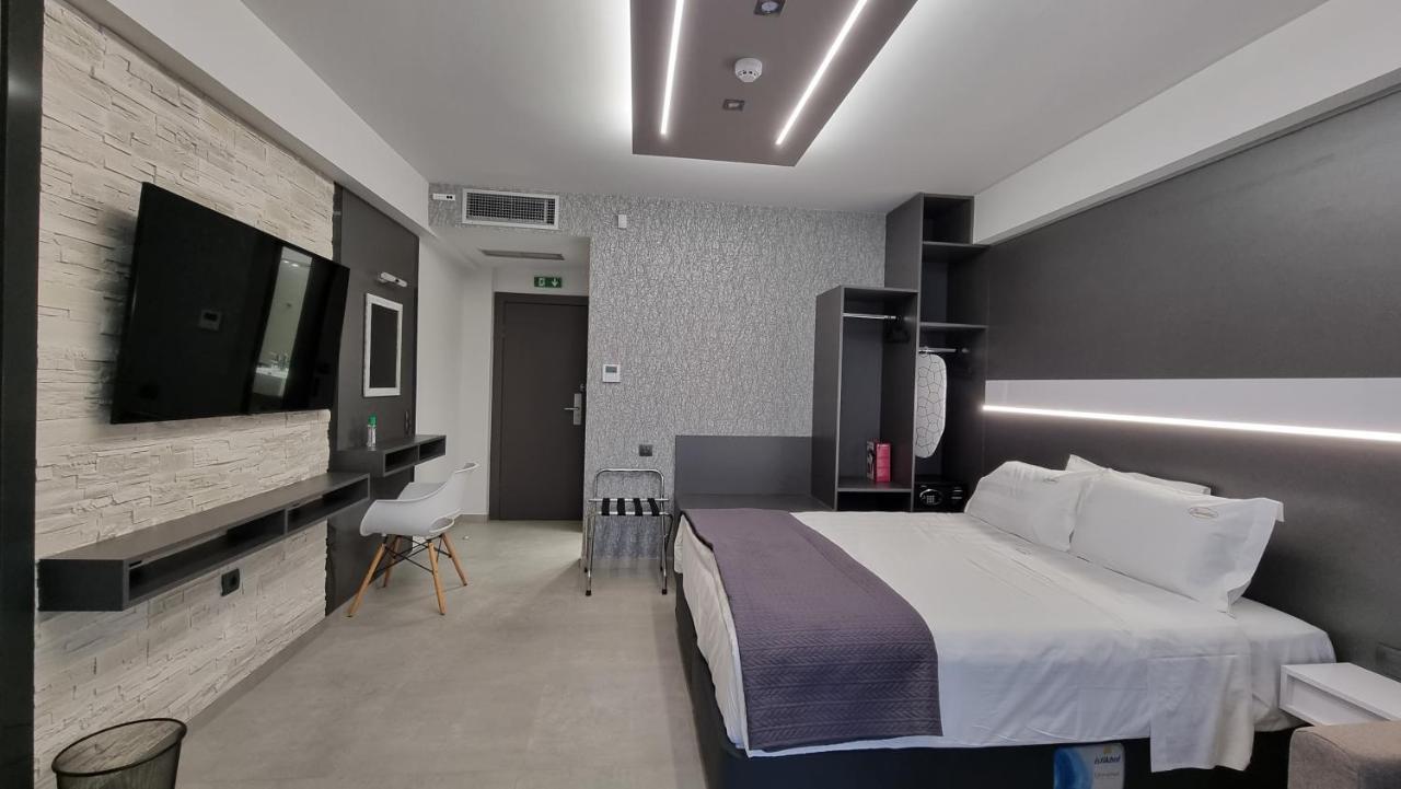 Luxsuites Ofrínion Esterno foto